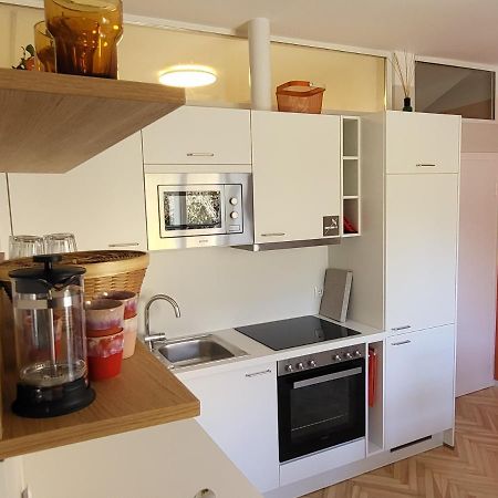 Orange Flat By Grazrentals Highest Standard & Free Parking Exteriör bild